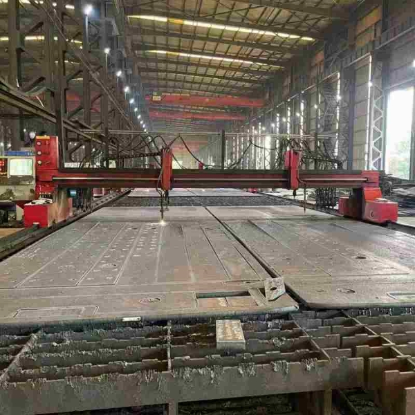 國(guó)產(chǎn)400/500耐磨板切割